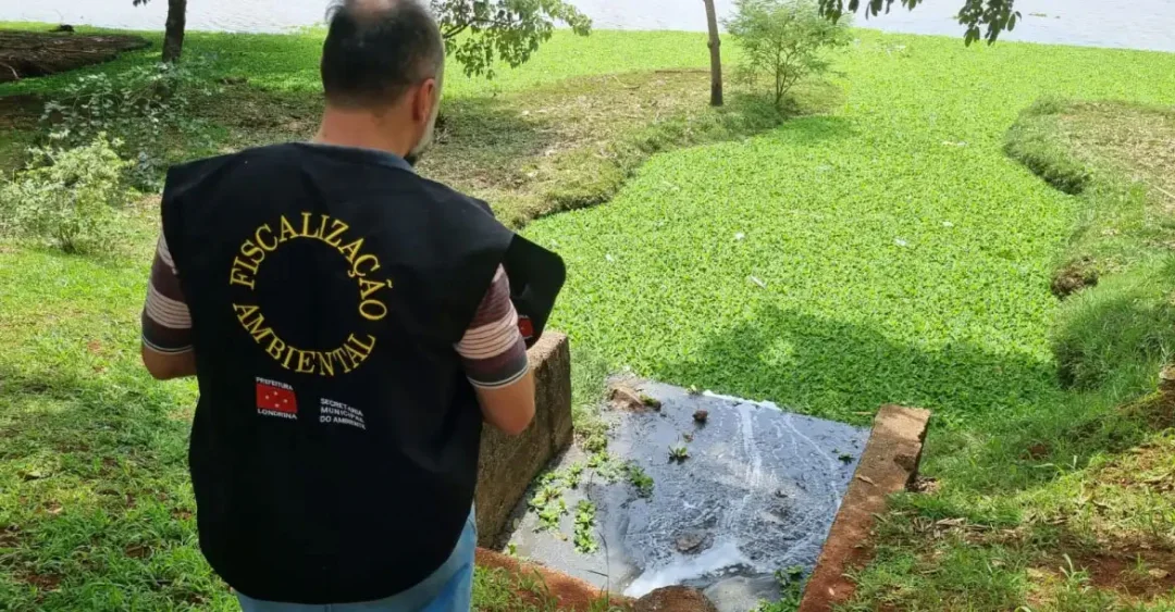 Sema identifica ponto de esgoto clandestino no Lago Igapó