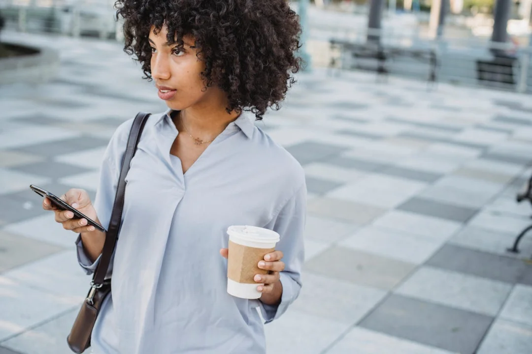 Como funciona o pagamento por aproximação no celular e por que ele está ganhando espaço entre os empreendedores