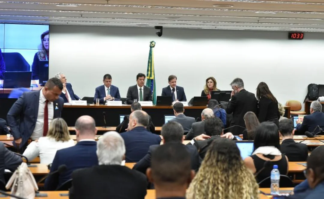 Caiado e Tarcísio criticam proposta sobre segurança pública e defendem autonomia