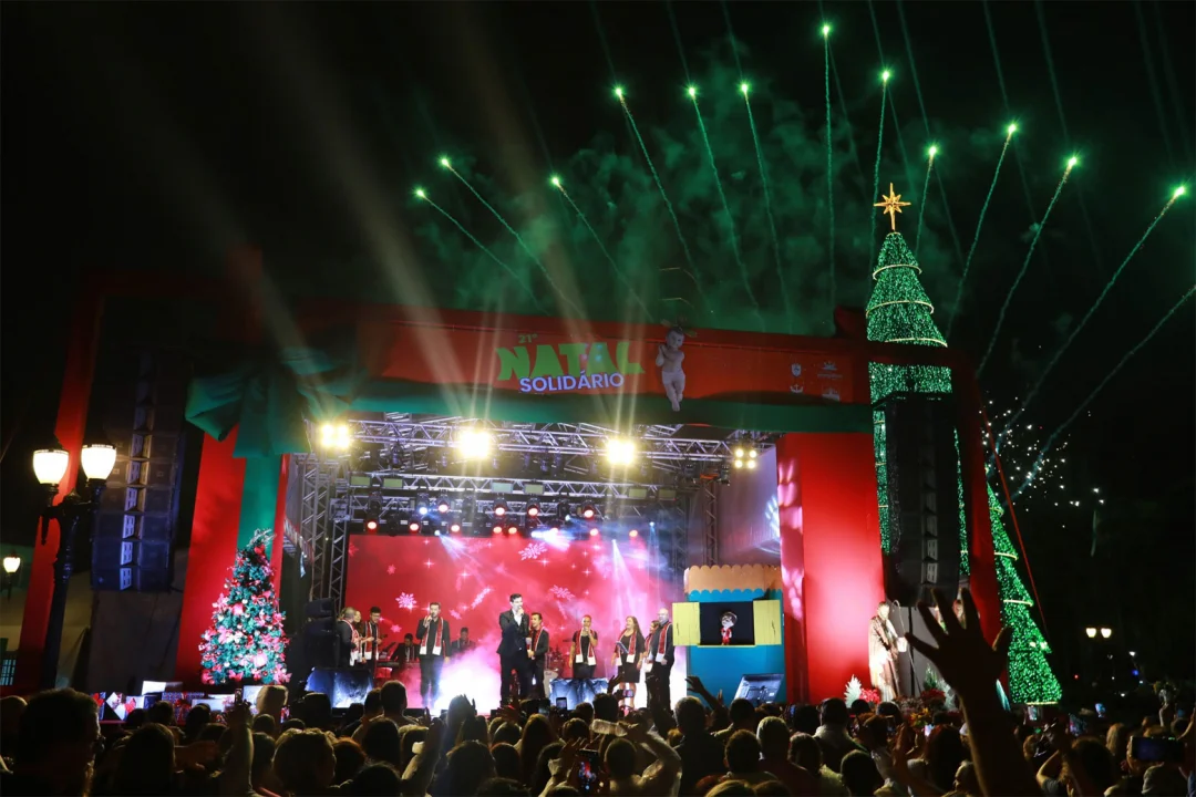 Milhares de fiéis participam do Natal Solidário no Centro Cívico
