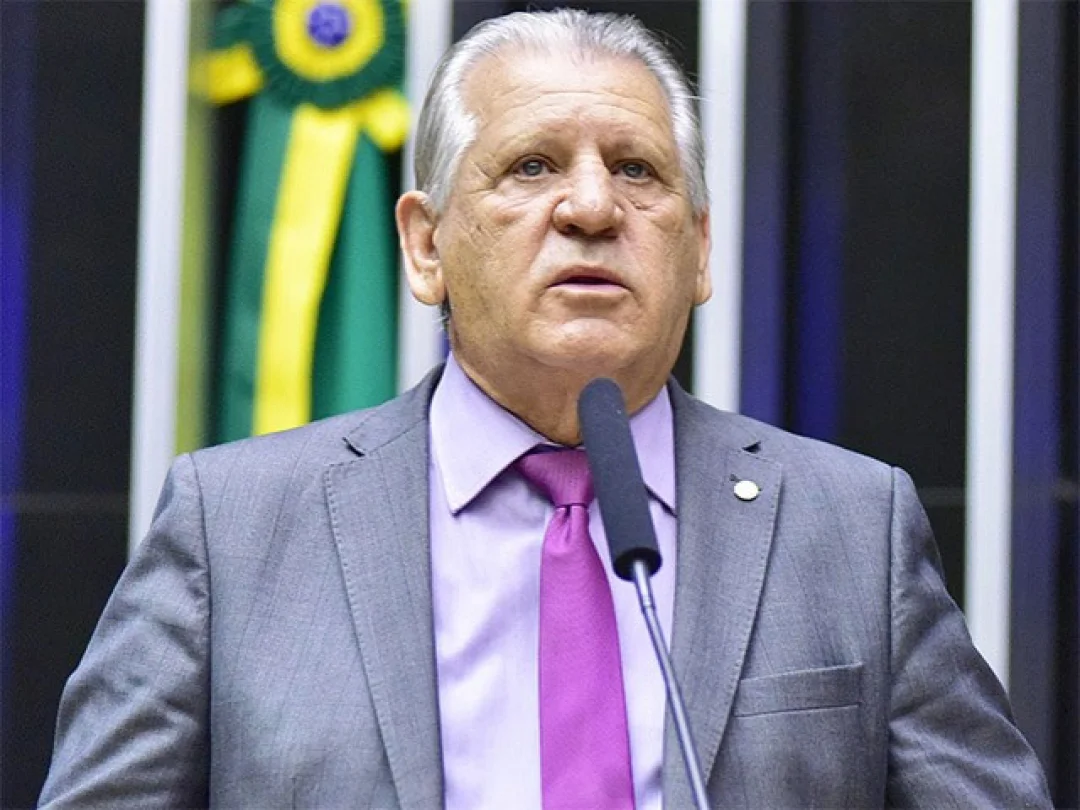 Sperafico assina moção e cobra prisão domiciliar para Bolsonaro por motivos de saúde
