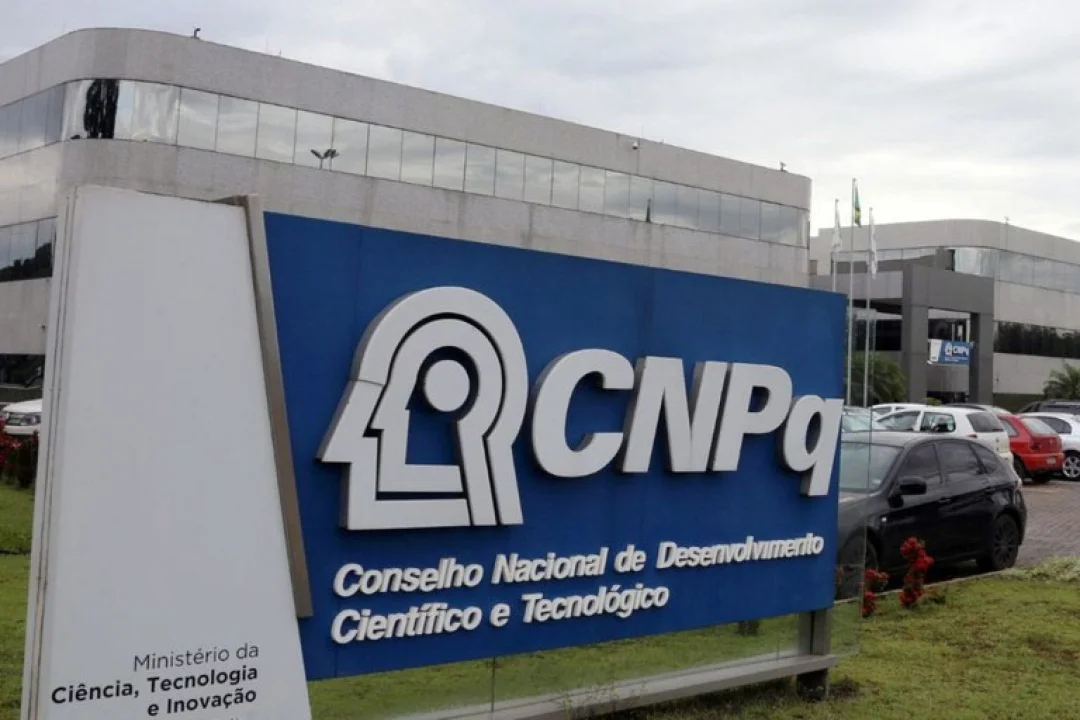 Governo do Brasil recompõe orçamento do CNPq e fortalece a formação científica nacional