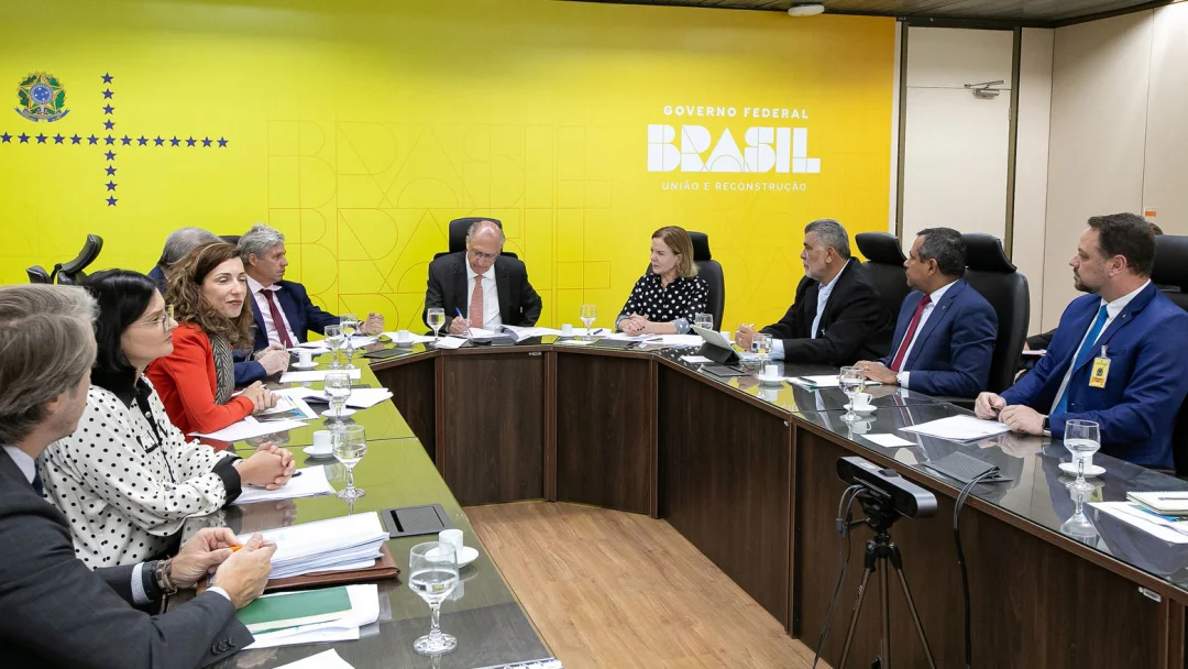 Gleisi e Alckmin anunciam medidas emergenciais para apoiar produtores de leite