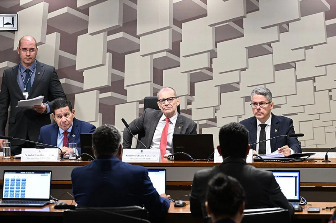 CPI do Crime convoca ex-noiva de Vorcaro e rejeita Valdemar da Costa Neto