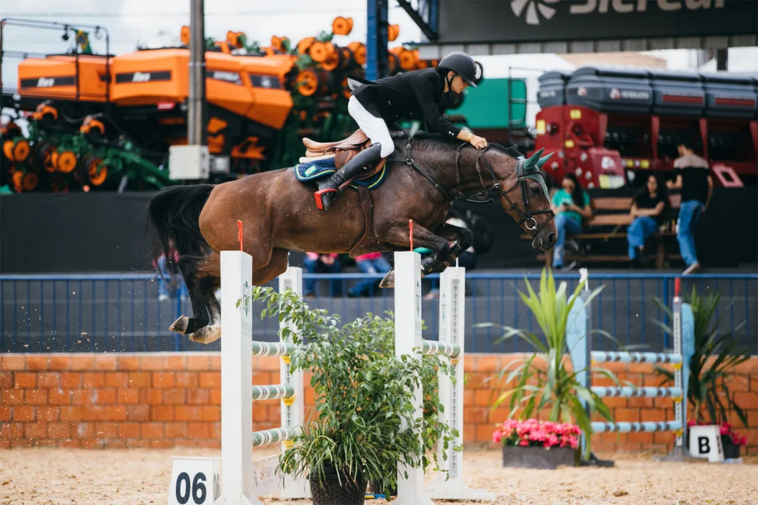 Competições equestres movimentam ExpoLondrina com altas premiações e ação solidária