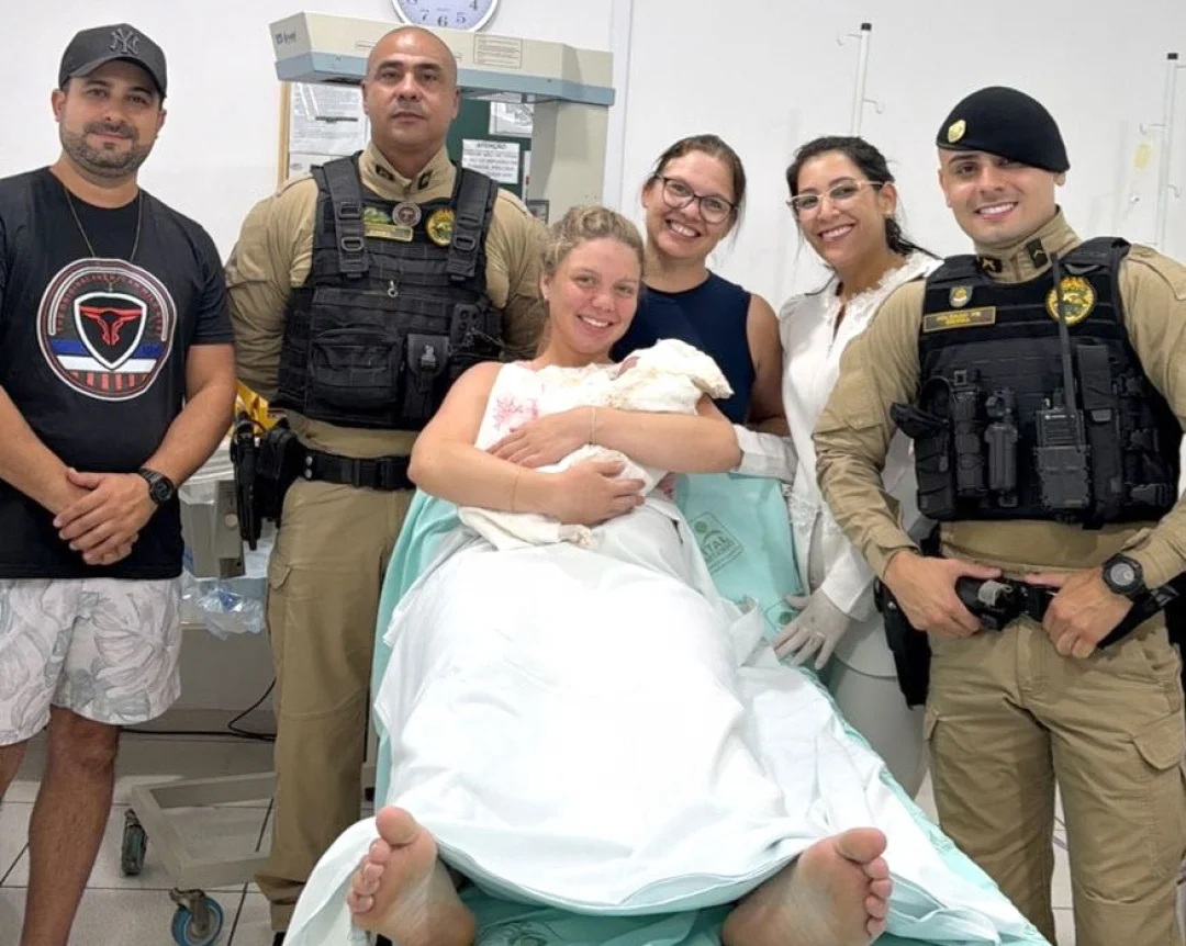 Cobra Repórter propõe homenagem a policiais militares por atuação em parto de emergência em Miraselva