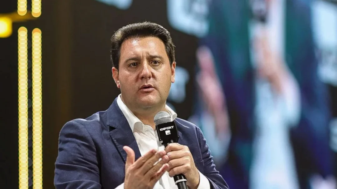 Ratinho Junior decide concluir mandato no Paraná, desistindo de concorrer à presidente do Brasil