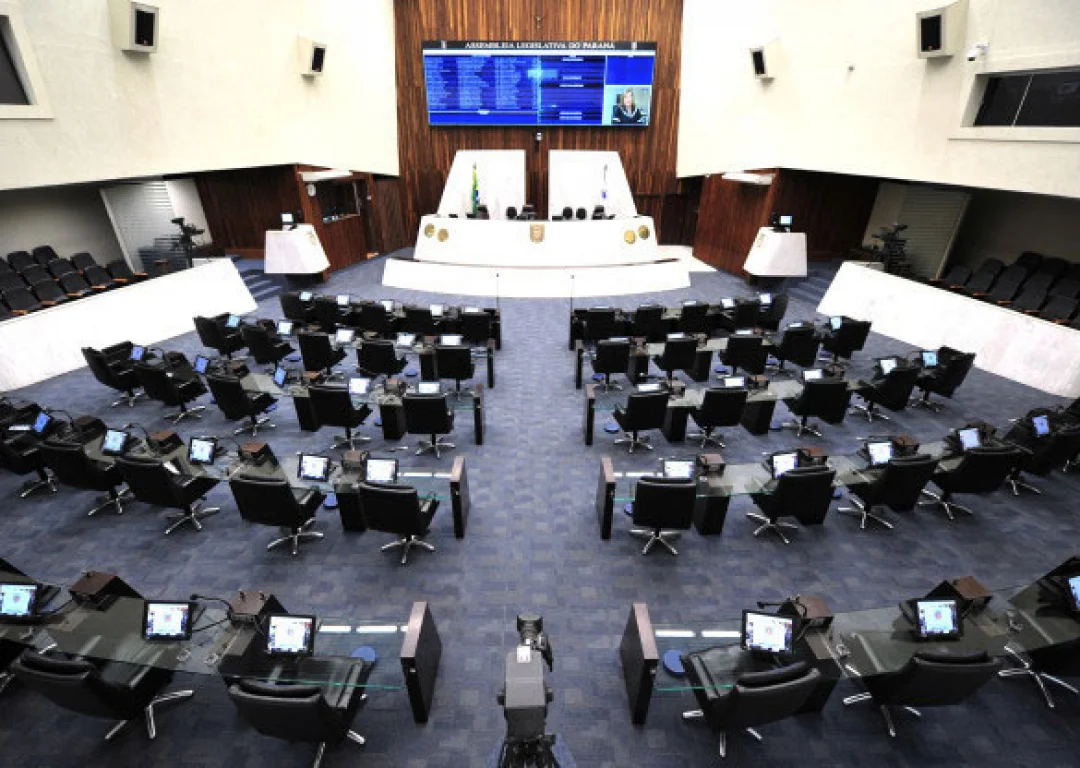 Janela partidária fecha com série de trocas de legendas na Assembleia Legislativa do Paraná