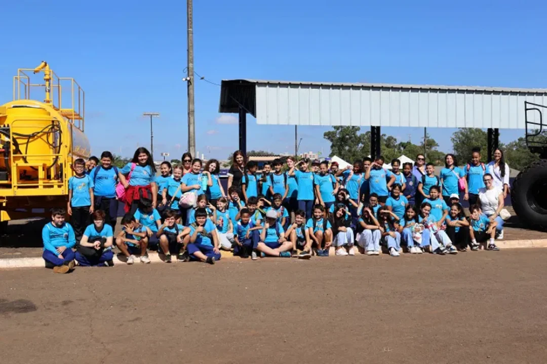 Estudantes da rede municipal têm aula de campo na ExpoLondrina