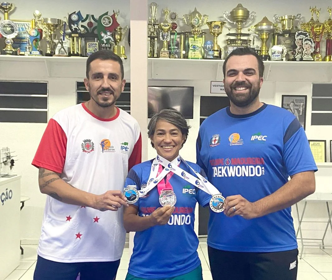 Atleta Tecka Santos Brilha em Competições Internacionais
