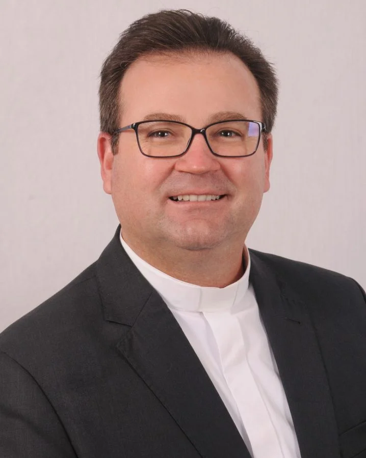 Padre Ricardo Fontana celebra 25 anos de sacerdócio