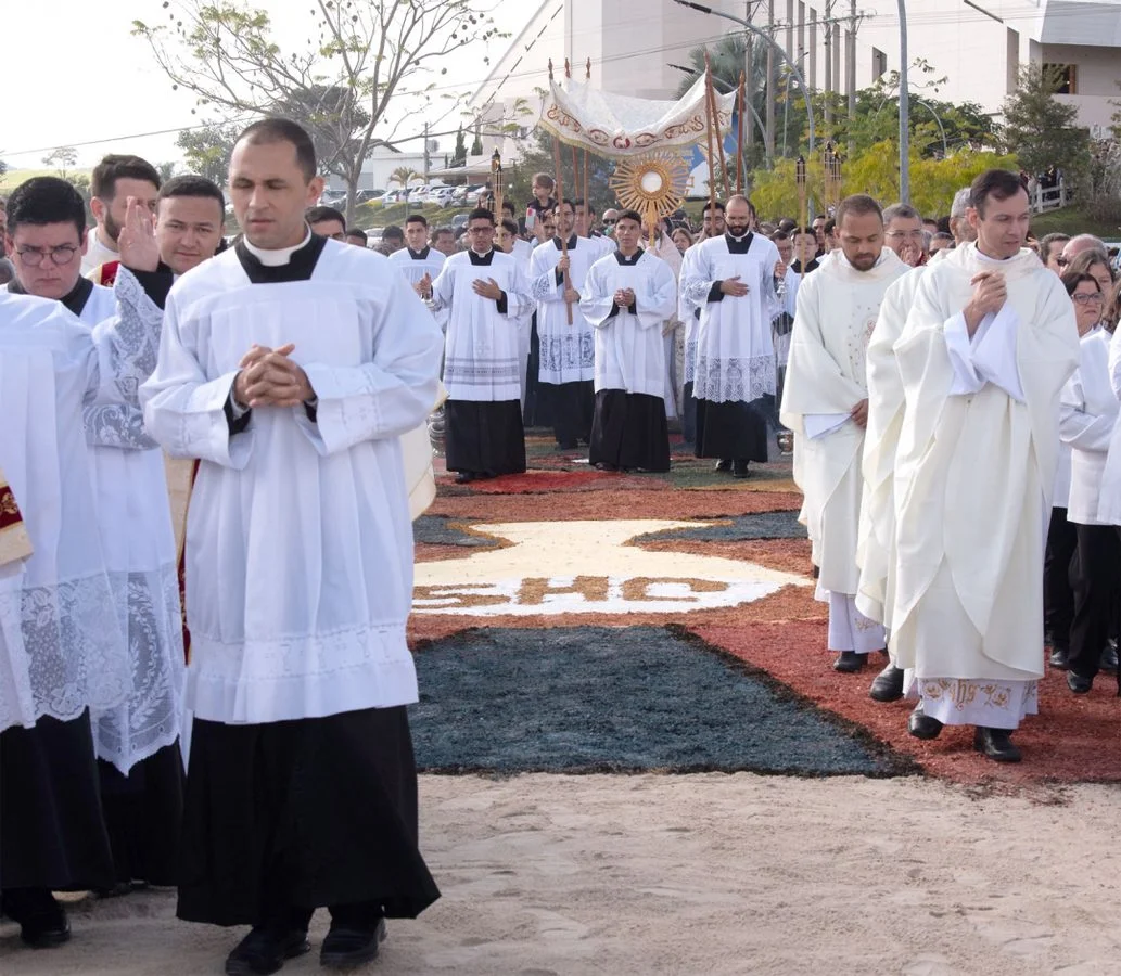Acampamento de Corpus Christi terá procissão sobre o tapete, Rosário da madrugada e show