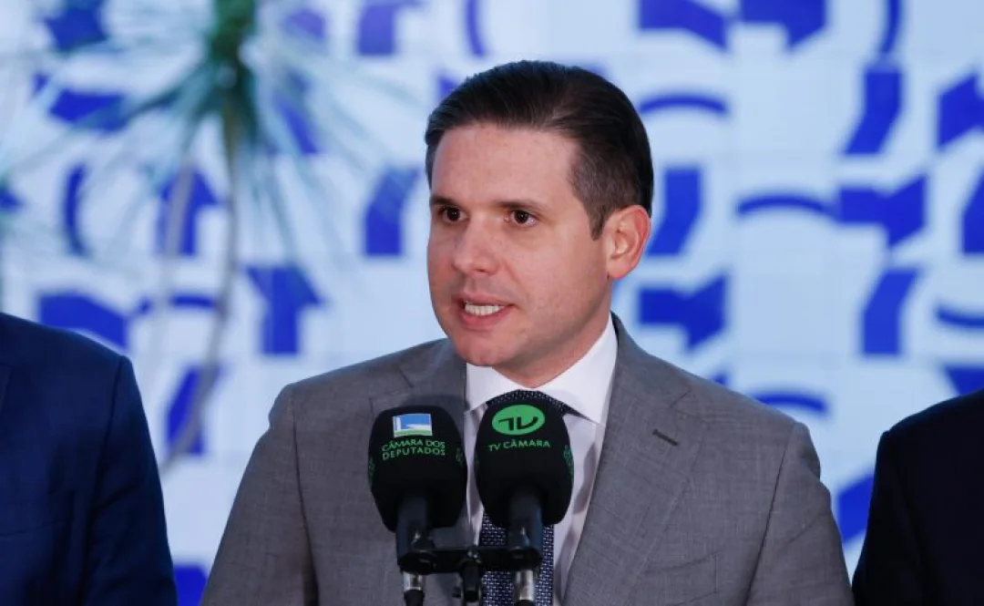 Hugo Motta defende emendas parlamentares e critica comparação com penduricalhos