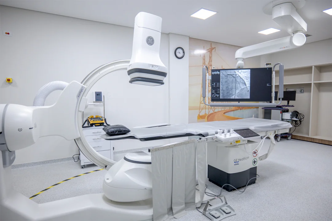 Arapongas: Gleisi entrega investimento de R$ 15 milhões em tecnologia para o HONPAR