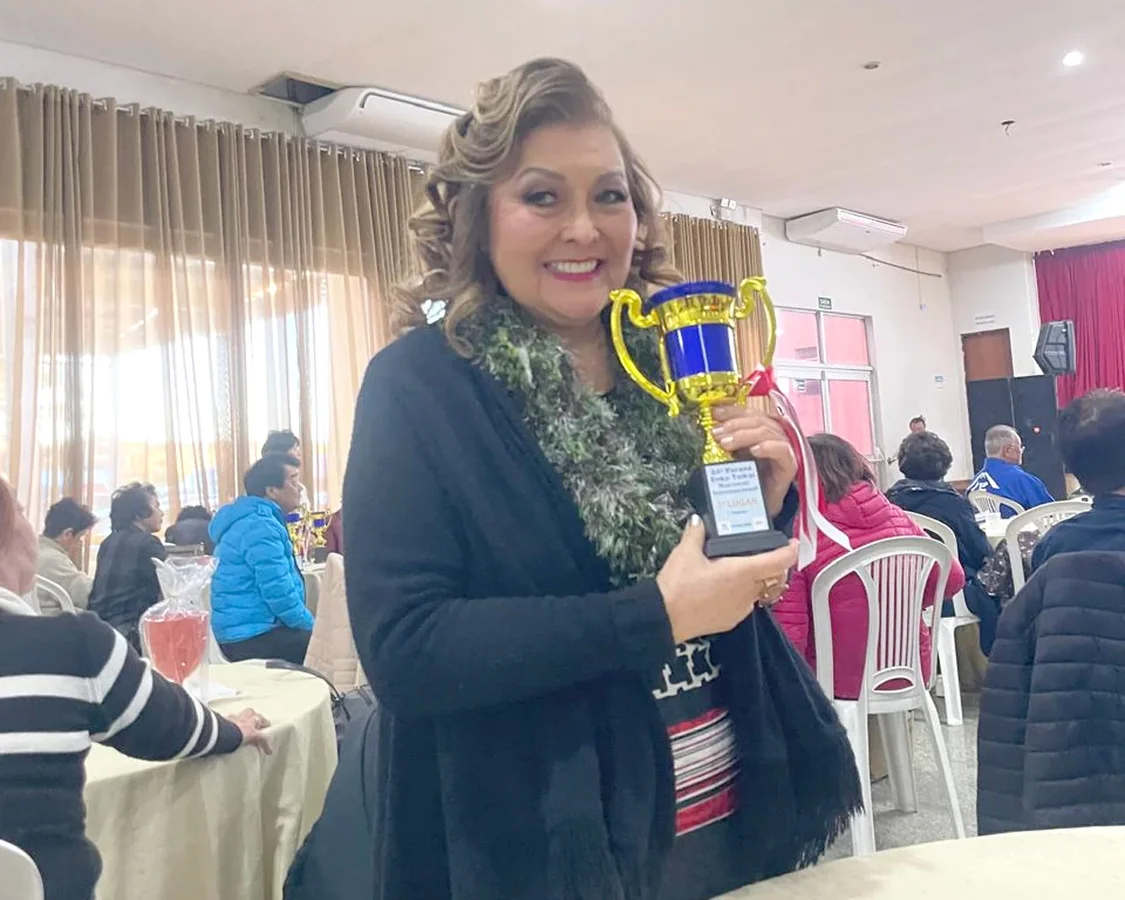 Cantora de Londrina conquista terceiro lugar em competição de música no Paraná