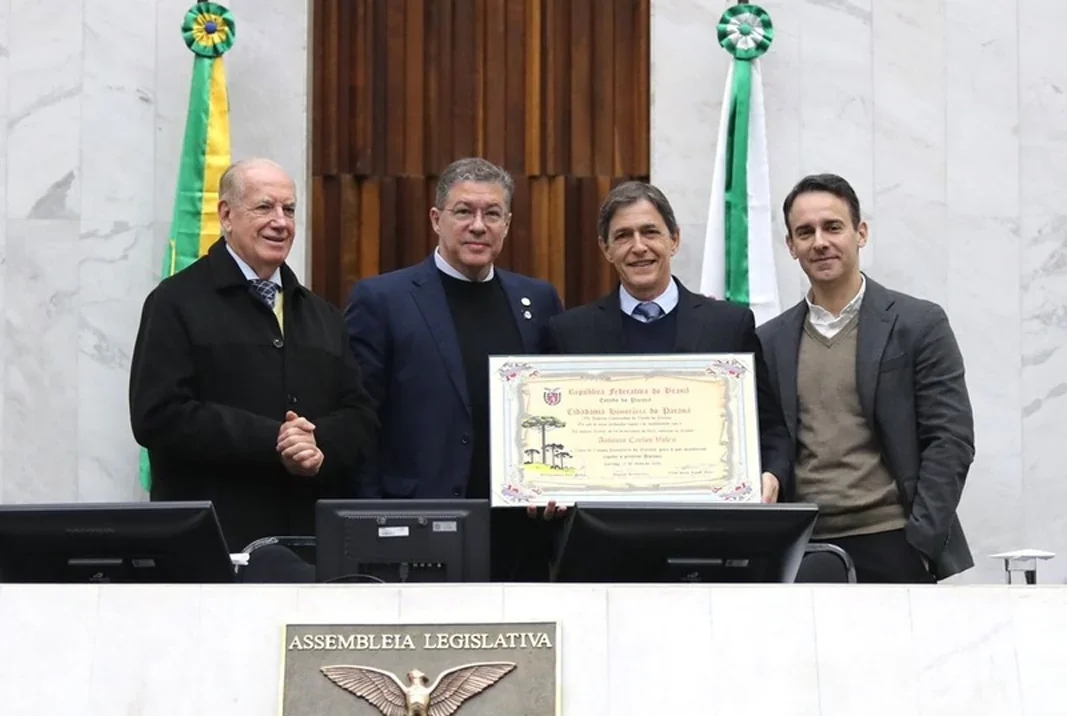 Cirurgião bariátrico de Londrina, Dr. Valezi recebe título de Cidadão Honorário do Paraná
