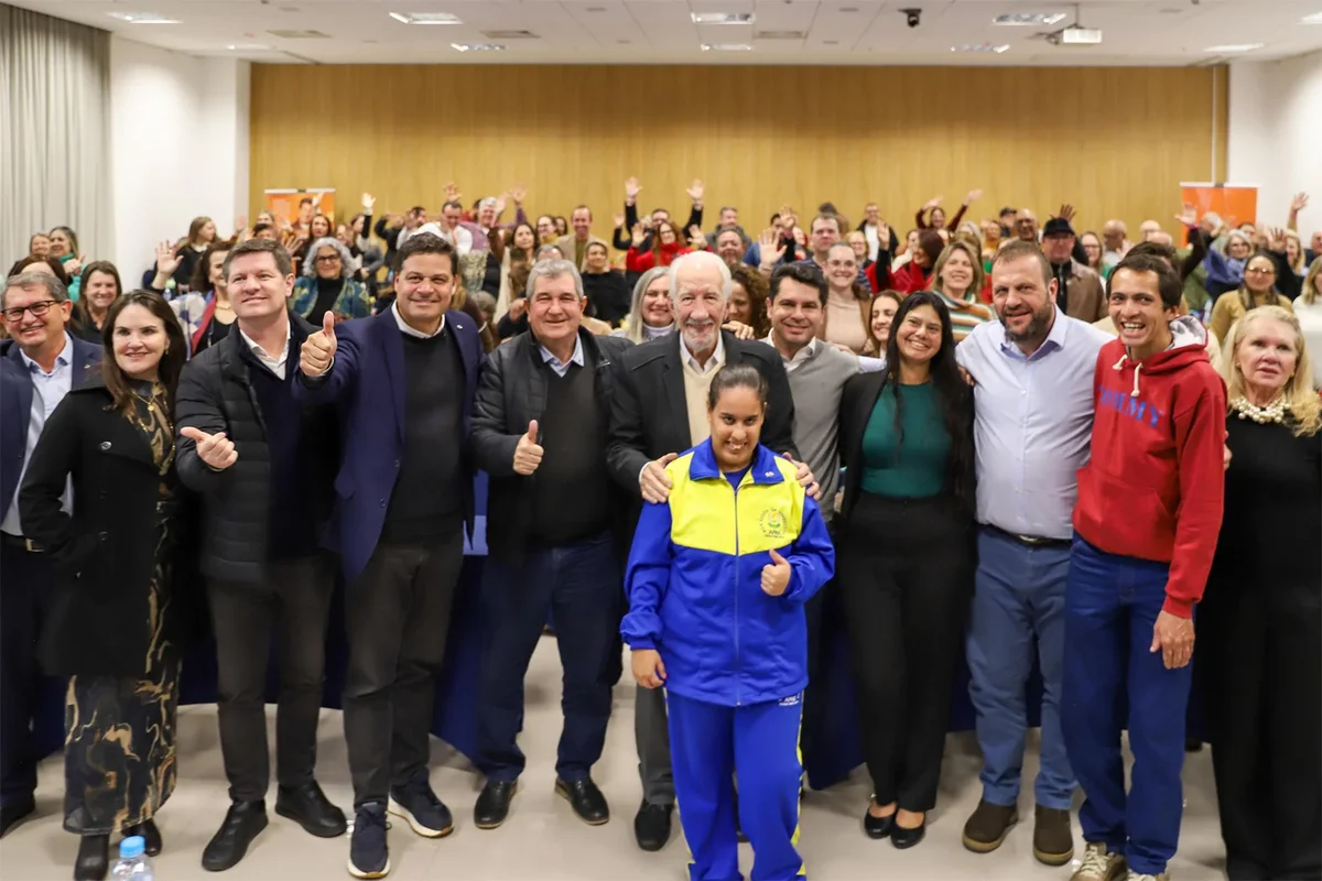 Paraná amplia investimentos na educação especial e prevê R$ 540 milhões para atender alunos das APAEs