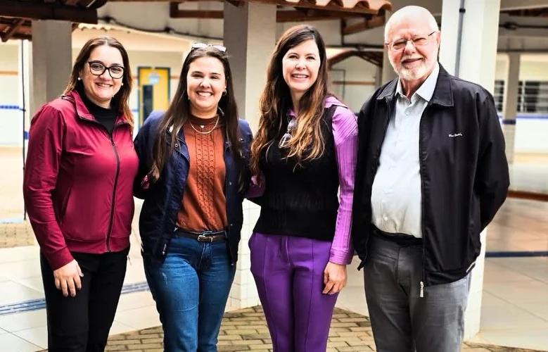 Após 31 anos na educação, diretora se despede e Escola Professor Fábio Nogaroto inicia nova gestão