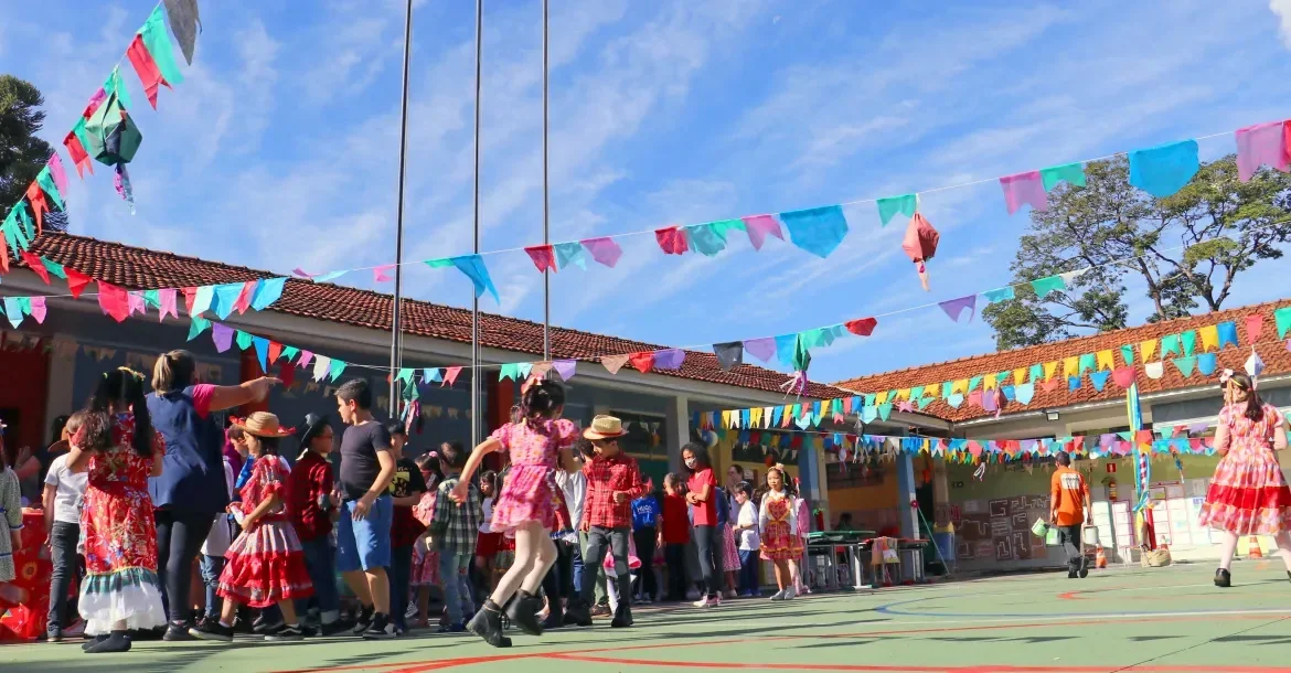 Festas juninas movimentam escolas municipais de Londrina com programação aberta à comunidade
