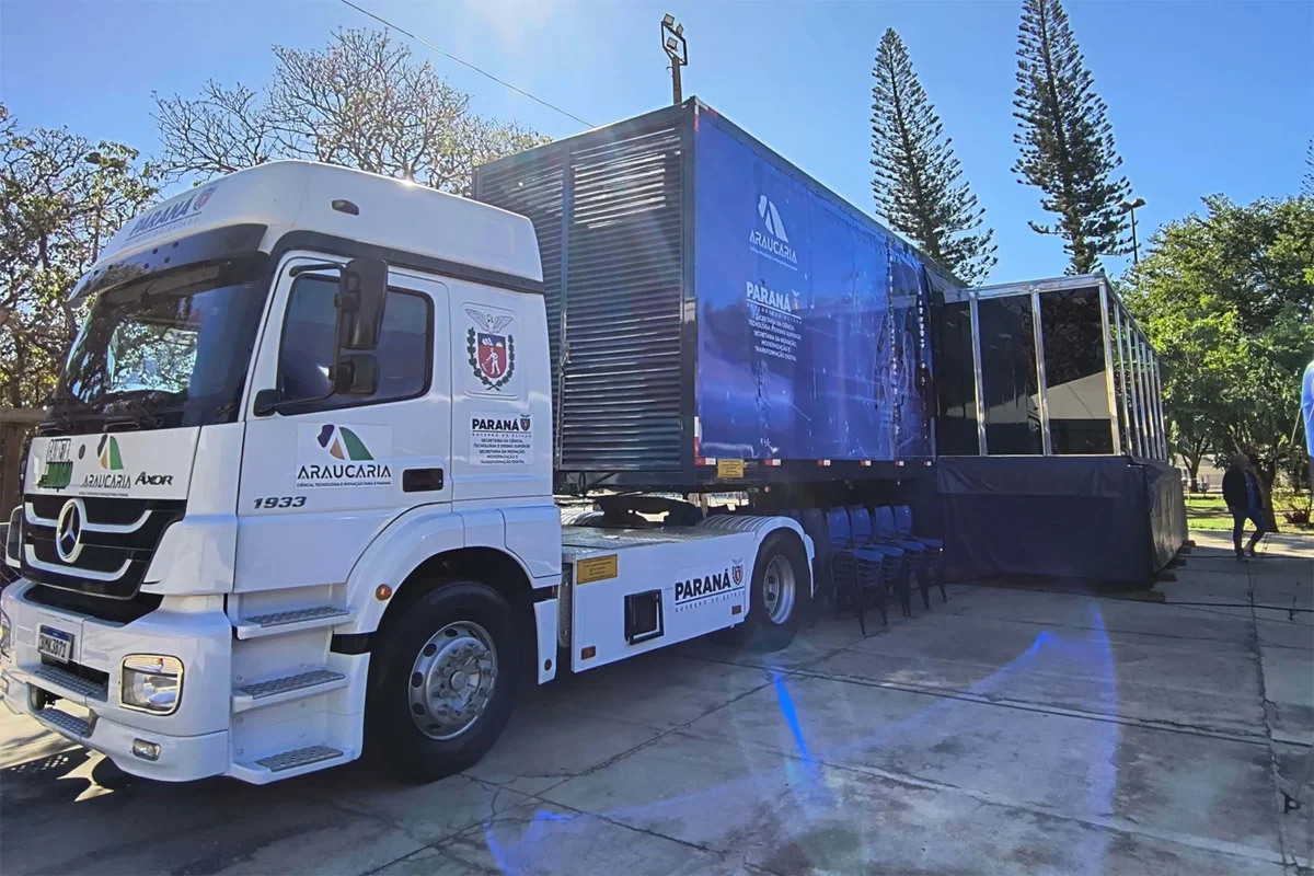 Carreta da Inovação chega a Jataizinho e Itambaracá com experiências em realidade virtual e impressão 3D