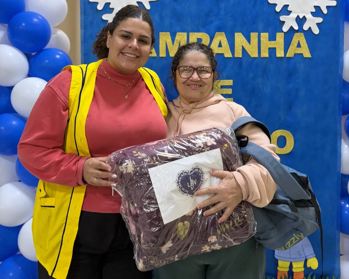 LBV entrega 150 cobertores a famílias vulneráveis em Londrina para enfrentar o frio