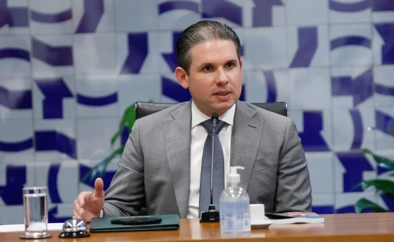 Fim da escala 6x1 e criminalização da misoginia entram na reta final de debates na Câmara