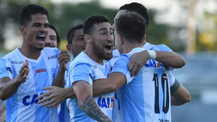 Londrina Esporte Clube: história, títulos e ídolos do Tubarão