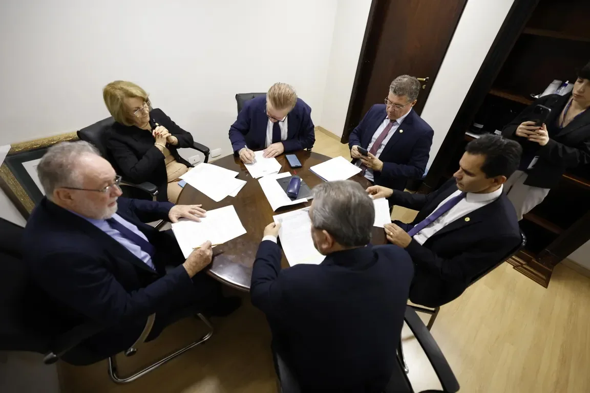 Paraná avança em propostas de saúde com medidas para inclusão, doenças raras e atendimento especializado
