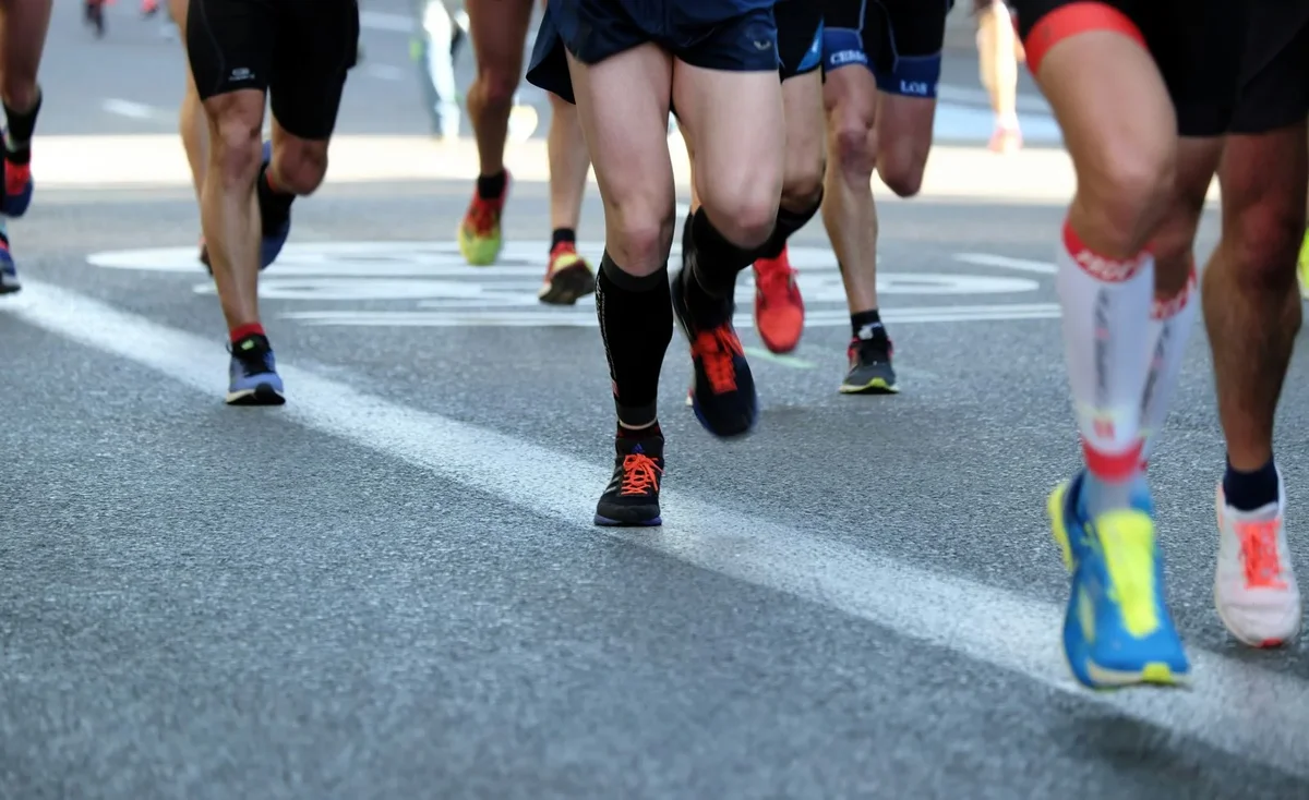 Corrida de rua cresce no Brasil e especialistas alertam para cuidados contra lesões