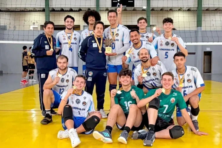 Equipe de volei masculino. Foto: FEL / divulgação