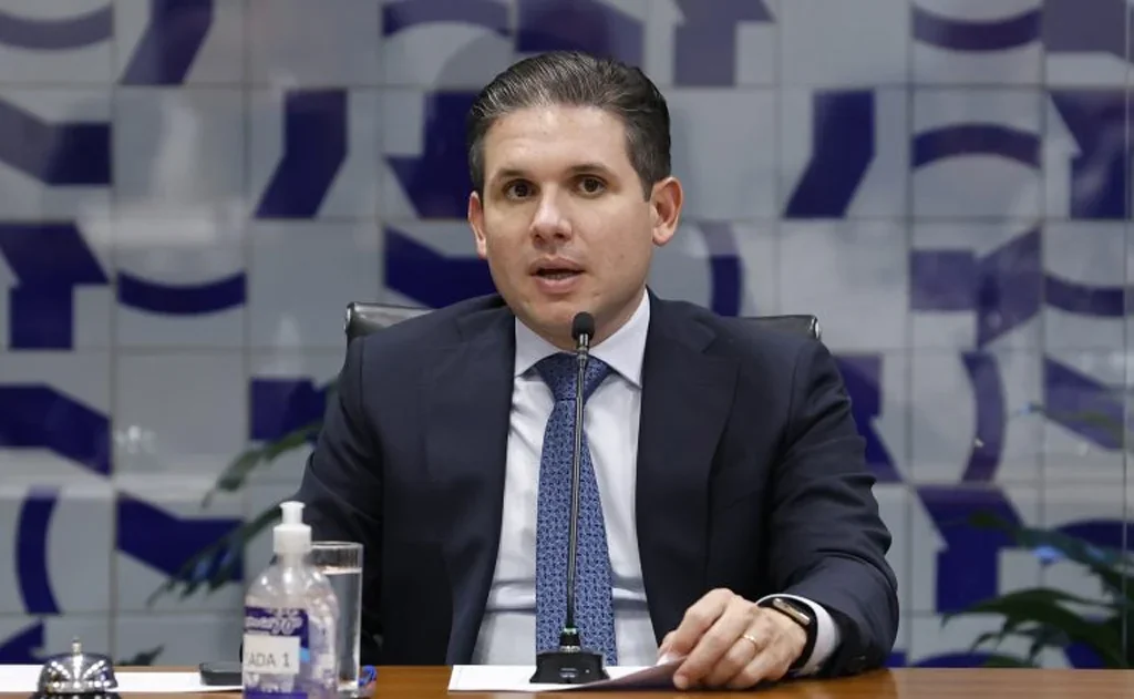 Hugo Motta reage à decisão sobre emendas e defende autonomia da Câmara dos Deputados