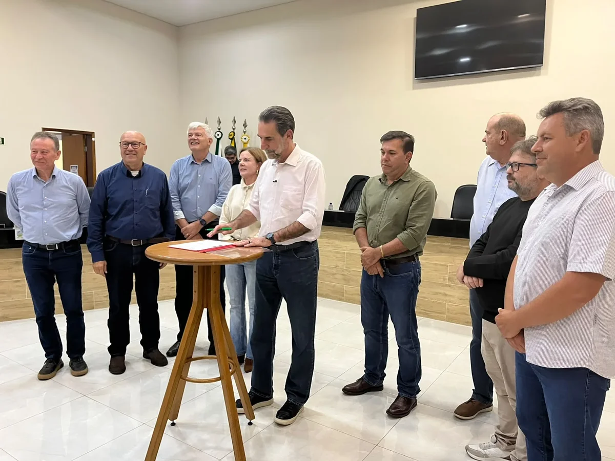 Itaipu reforça coleta seletiva com entrega de caminhões e equipamentos para 46 municípios do Norte do Paraná