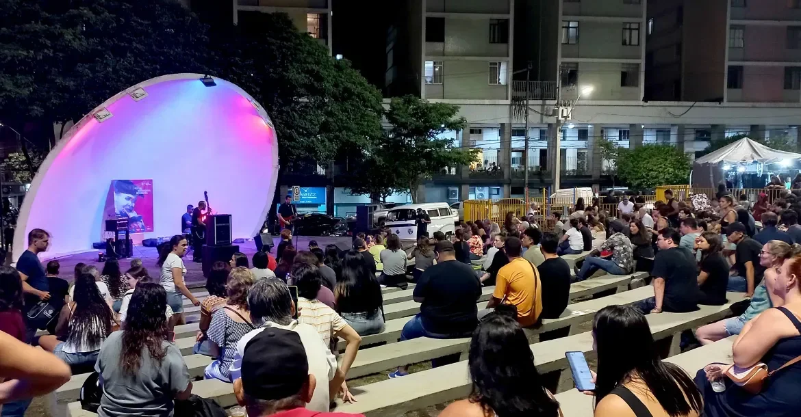 Sextou na Concha reúne rock, gastronomia e lazer gratuito na Concha Acústica de Londrina nesta sexta (3)