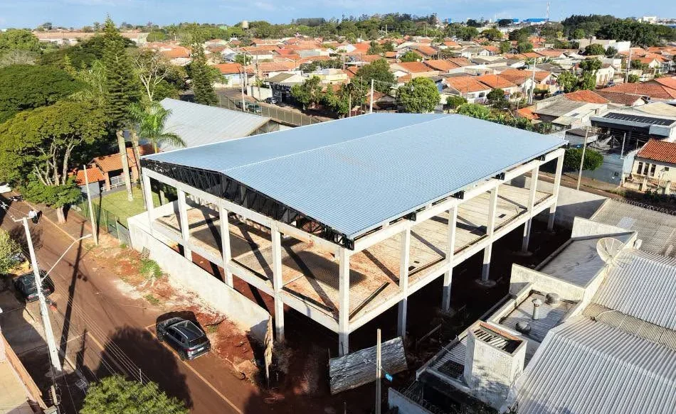 Ampliação da Escola Municipal Maria do Carmo avança e vai ampliar capacidade de atendimento