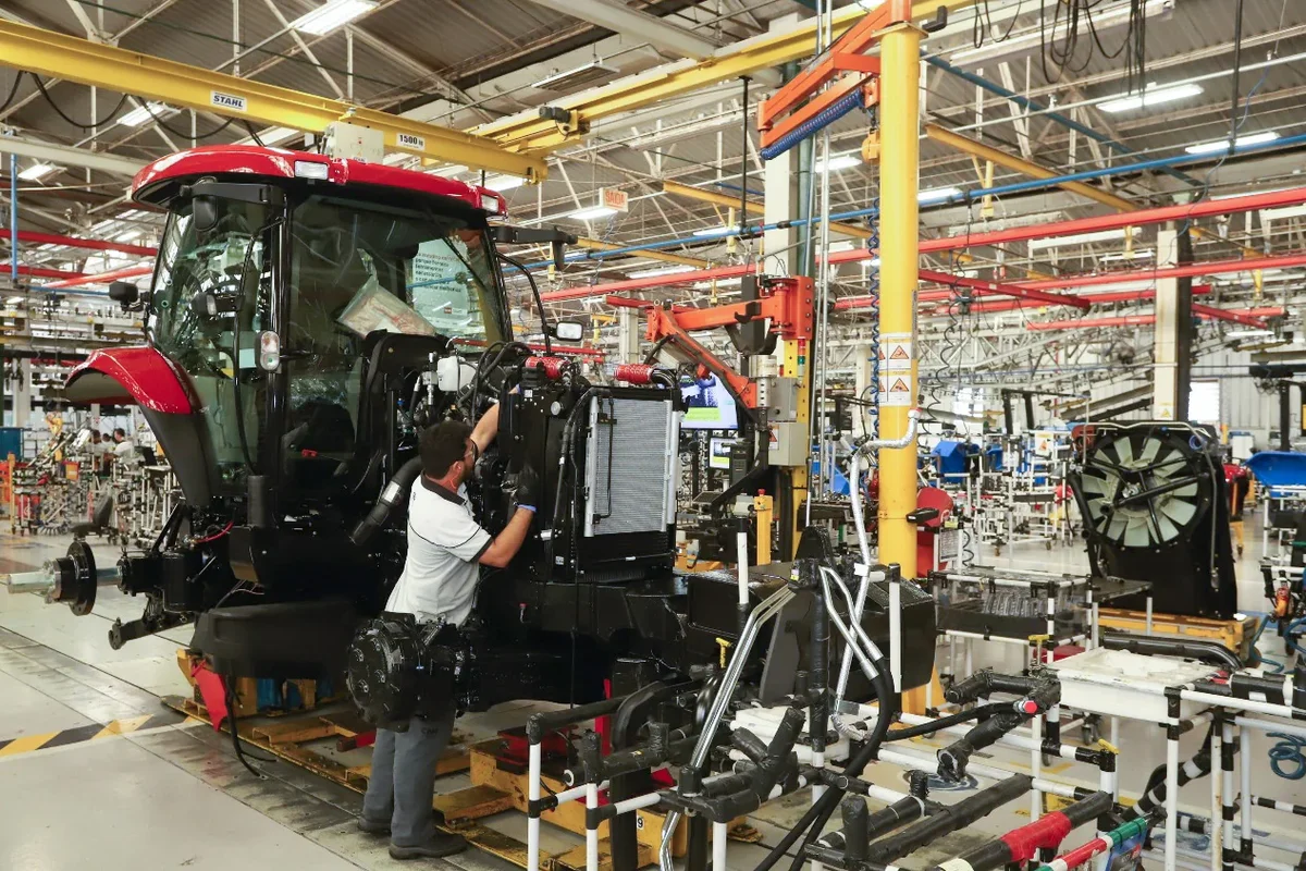 Paraná cria 60,4 mil empregos em 2026 e mantém 4º maior saldo do país, aponta Novo Caged