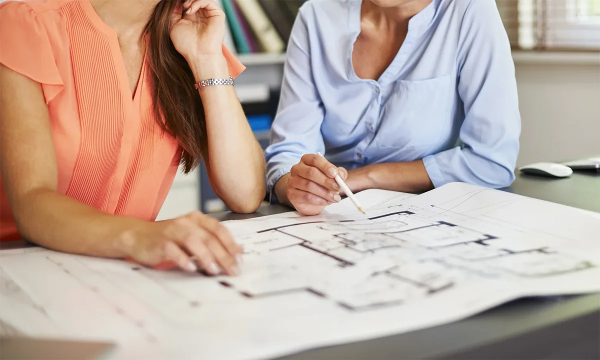 Talk show em Londrina debate liderança feminina e o avanço das mulheres na engenharia e arquitetura